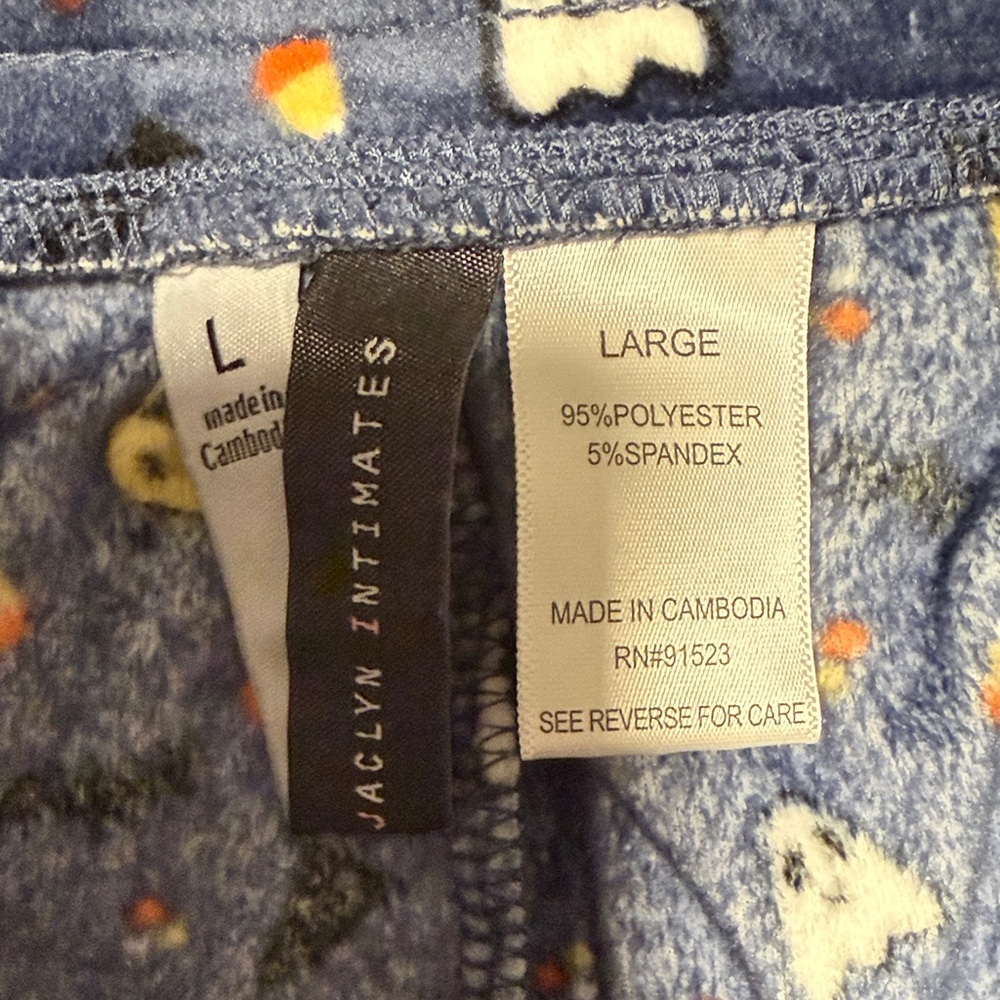 Women's Navy Halloween-Print Plush and Black Pajama Shorts Set - Picture 2 of 3